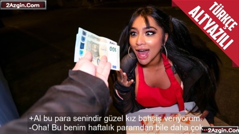 Pizza Dağıtan Esmer Güzel Kız Verdiği Bahşiş Amını Açmasını Sağladı